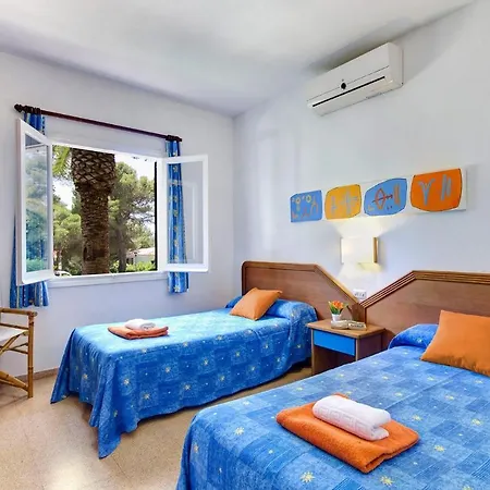 Villa Alessandra By Santo Tomas